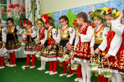 "Цветница" - ДГ Здравец - Пазарджик