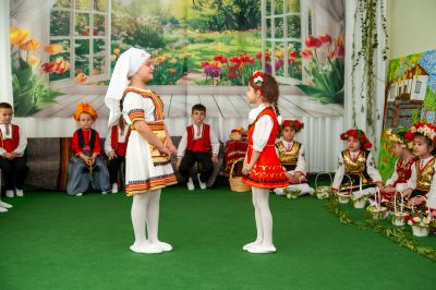 "Цветница" - ДГ Здравец - Пазарджик