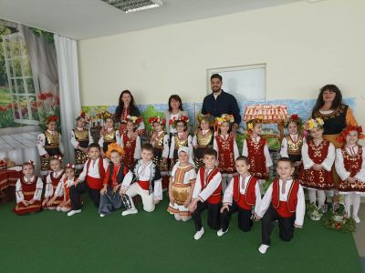 "Цветница" - ДГ Здравец - Пазарджик
